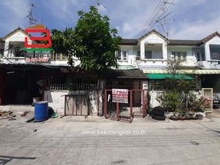 出售 3 卧室 联排别墅 在 Bang Khun Thian, 曼谷