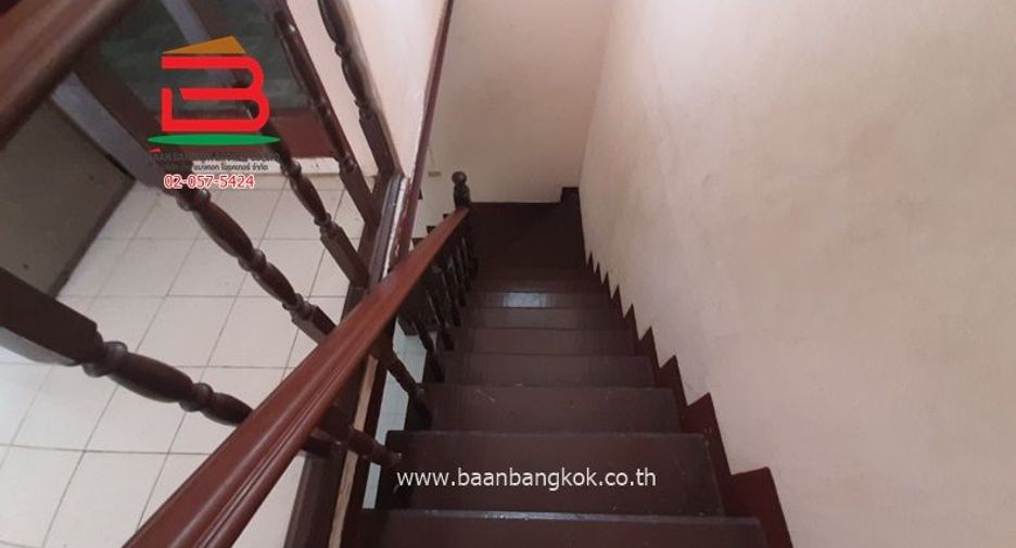 À vendre 3 chambres maison de ville à Bang Khun Thian, Bangkok