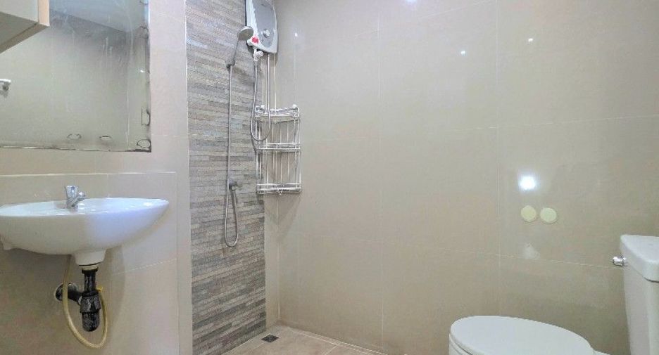 For sale 3 bedrooms townhouse in Si Racha, Chonburi