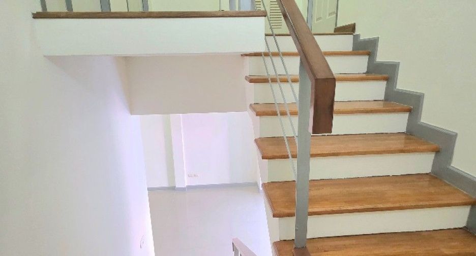 For sale 3 bedrooms townhouse in Si Racha, Chonburi
