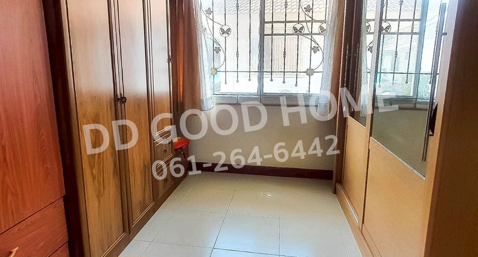 For sale 4 bedrooms house in Phra Nakhon Si Ayutthaya, Phra Nakhon Si Ayutthaya