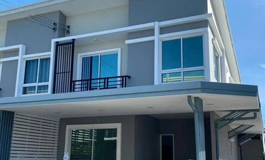 For sale 3 ベッドルーム townhouse in Mueang Samut Prakan, Samut Prakan