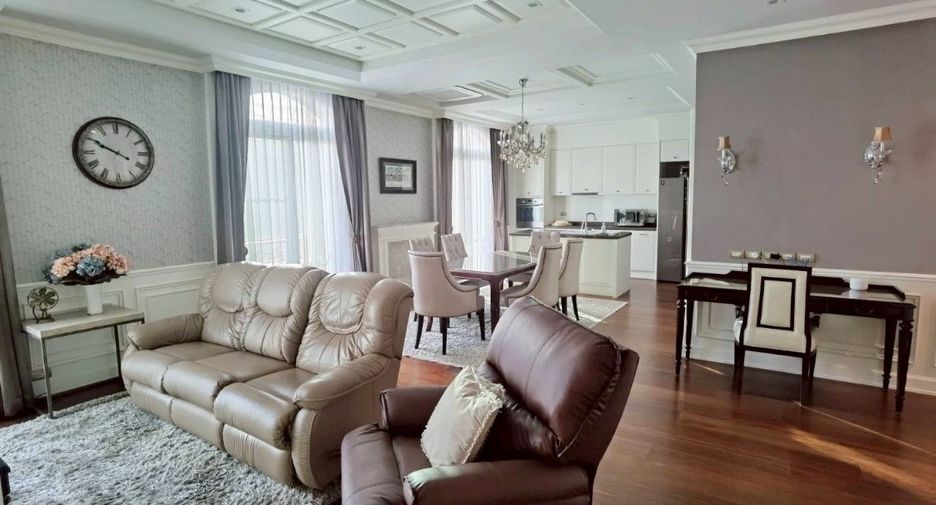 À louer 2 chambres appartement avec services à Watthana, Bangkok