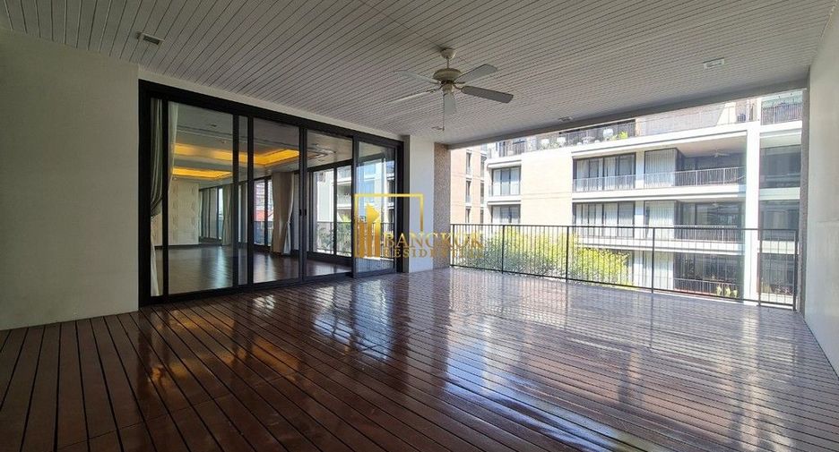 For rent 4 bedrooms apartment in Watthana, Bangkok