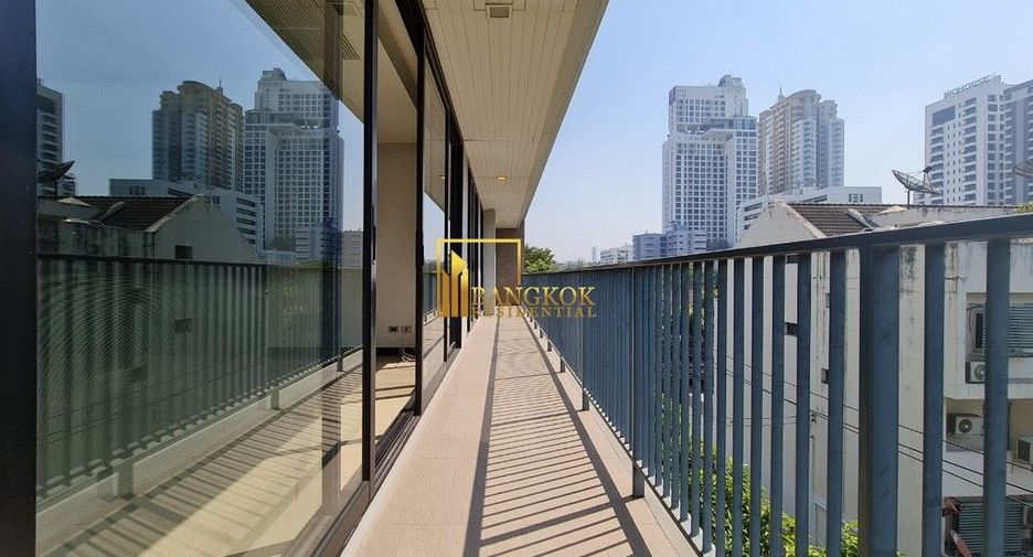 For rent 4 bedrooms apartment in Watthana, Bangkok