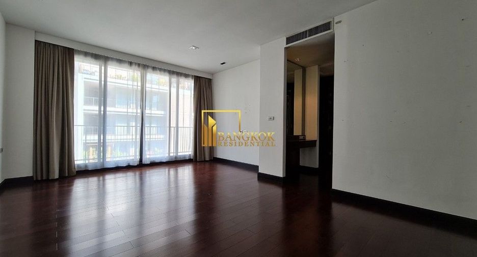 For rent 4 bedrooms apartment in Watthana, Bangkok