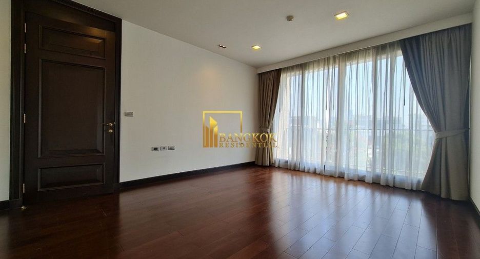 For rent 4 bedrooms apartment in Watthana, Bangkok