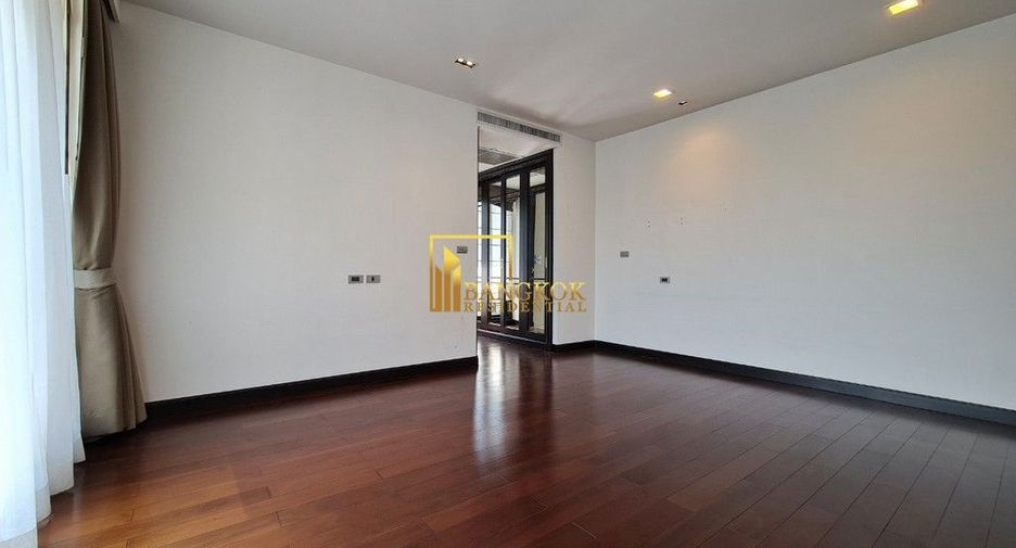 For rent 4 bedrooms apartment in Watthana, Bangkok