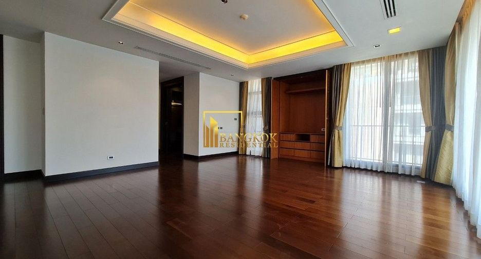 For rent 4 bedrooms apartment in Watthana, Bangkok