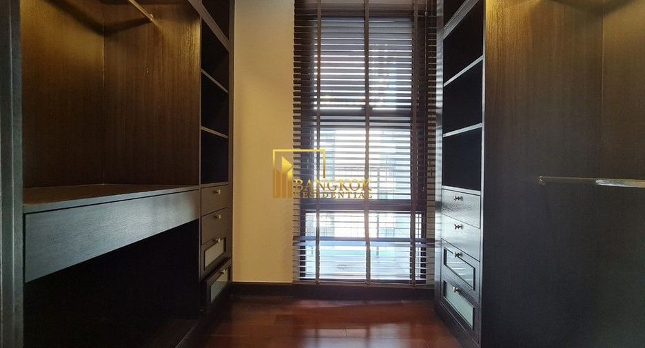 For rent 4 bedrooms apartment in Watthana, Bangkok