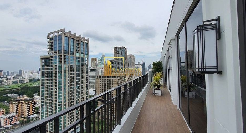 For rent 4 bedrooms condo in Pathum Wan, Bangkok