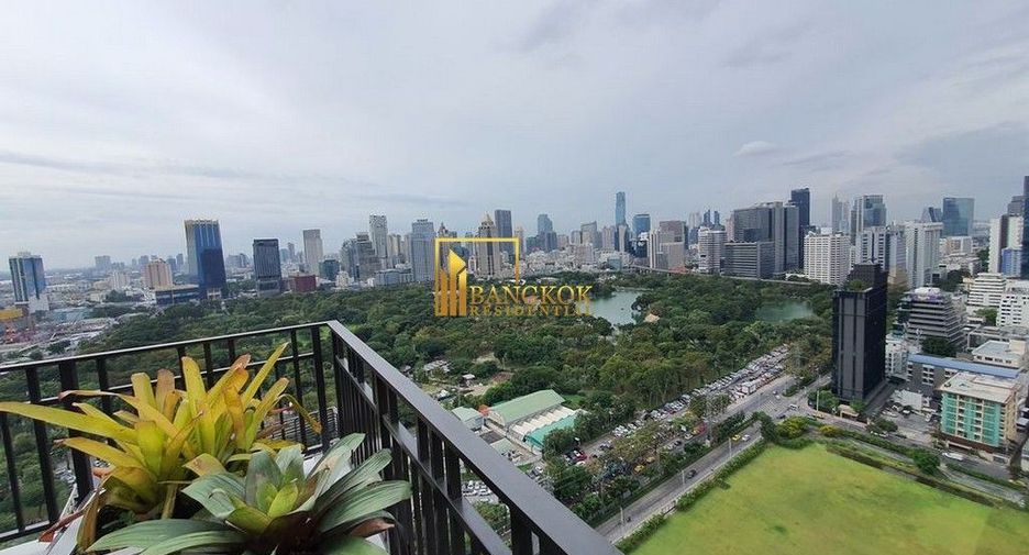 For rent 4 bedrooms condo in Pathum Wan, Bangkok