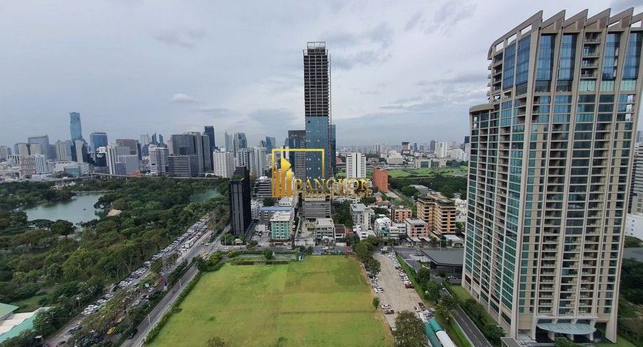 For rent 4 bedrooms condo in Pathum Wan, Bangkok