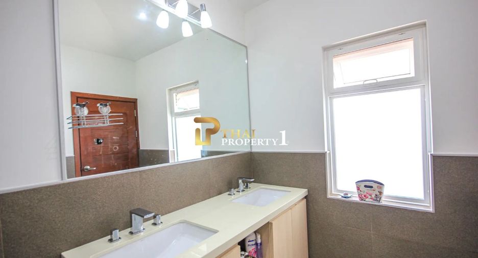 For sale 5 bedrooms villa in Hua Hin, Prachuap Khiri Khan