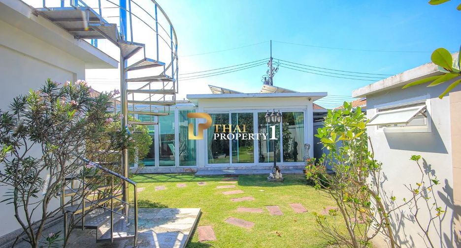 For sale 5 bedrooms villa in Hua Hin, Prachuap Khiri Khan