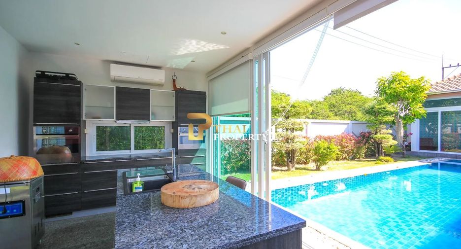 For sale 5 bedrooms villa in Hua Hin, Prachuap Khiri Khan