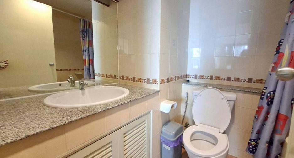 For sale 1 bed condo in Si Racha, Chonburi
