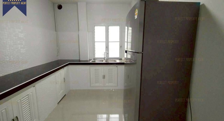 Casa en venta de 4 habitaciones en Nong Chok, Bangkok
