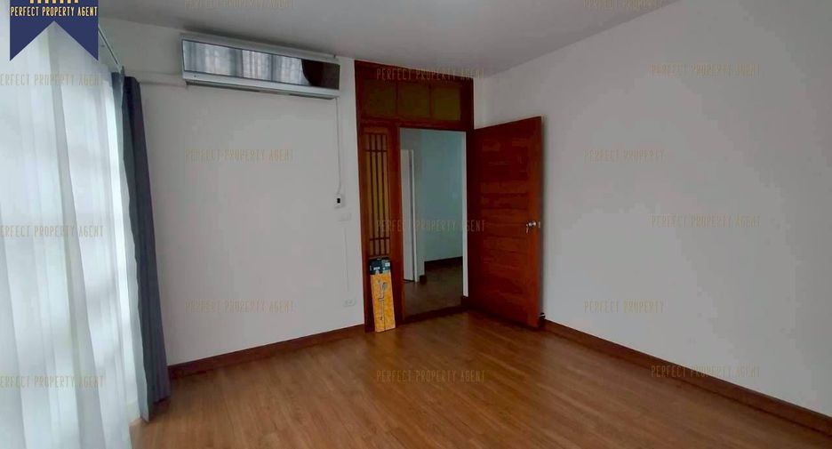 Casa en venta de 4 habitaciones en Nong Chok, Bangkok