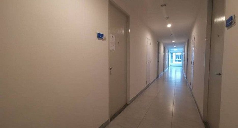 For sale 1 bed condo in Mueang Samut Prakan, Samut Prakan