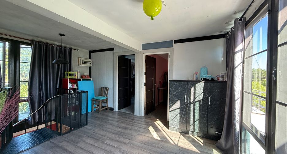 For sale 3 bedrooms house in Ban Thi, Lamphun