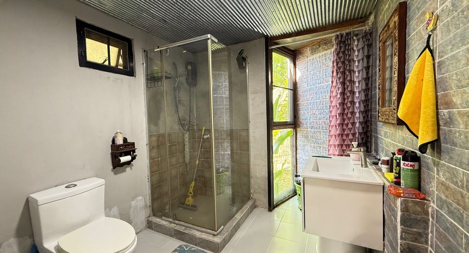 For sale 3 bedrooms house in Ban Thi, Lamphun