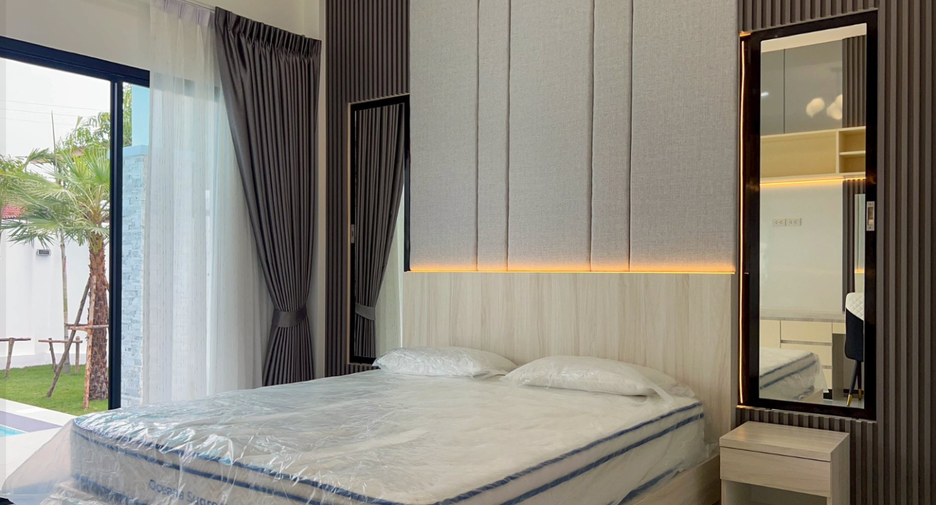 For sale 3 bedrooms villa in Bang Lamung, Chonburi