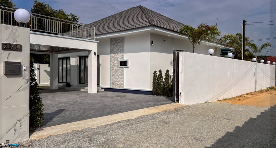 For sale 3 bedrooms villa in Bang Lamung, Chonburi
