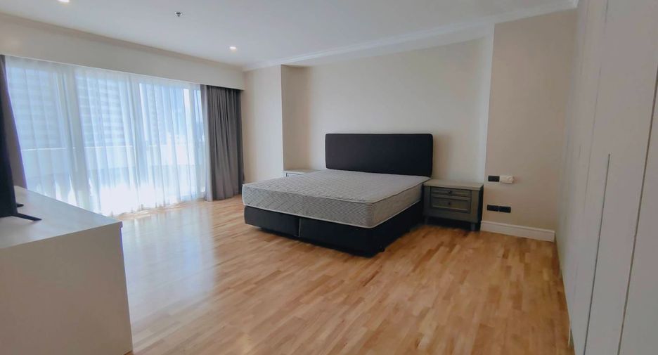 Wohnung zur Miete mit 3 Zimmer in Khlong Toei, Bangkok