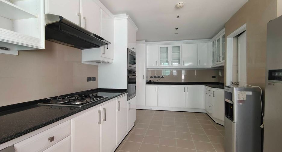 Wohnung zur Miete mit 3 Zimmer in Khlong Toei, Bangkok