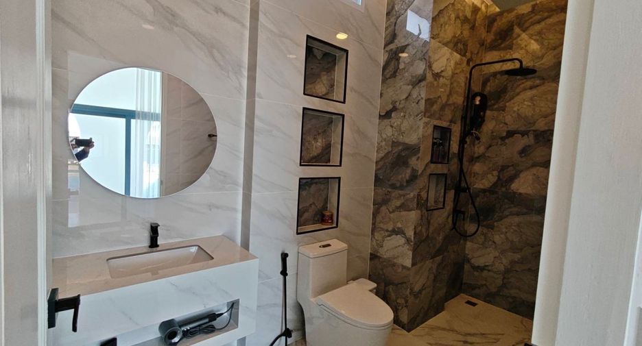 Villa en venta de 5 habitaciones en Bang Lamung, Chonburi