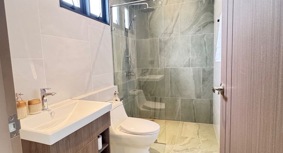 For sale 8 bedrooms villa in Bang Lamung, Chonburi