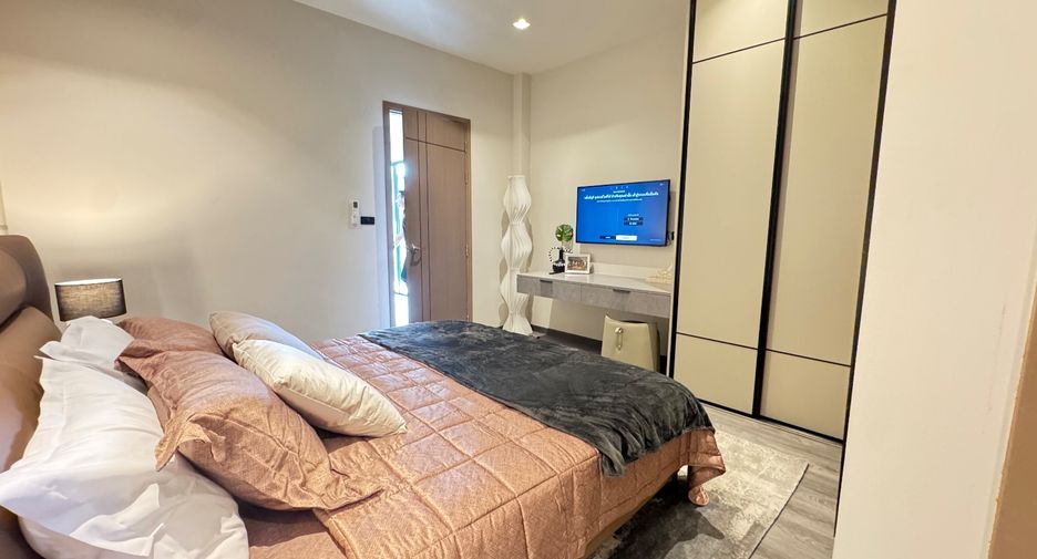 For sale 8 bedrooms villa in Bang Lamung, Chonburi