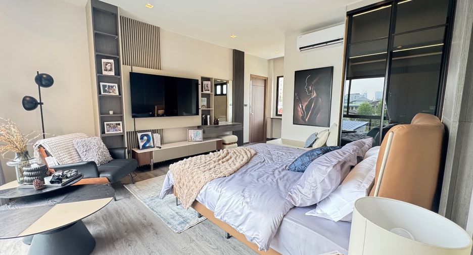 For sale 8 bedrooms villa in Bang Lamung, Chonburi