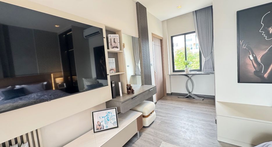For sale 8 bedrooms villa in Bang Lamung, Chonburi