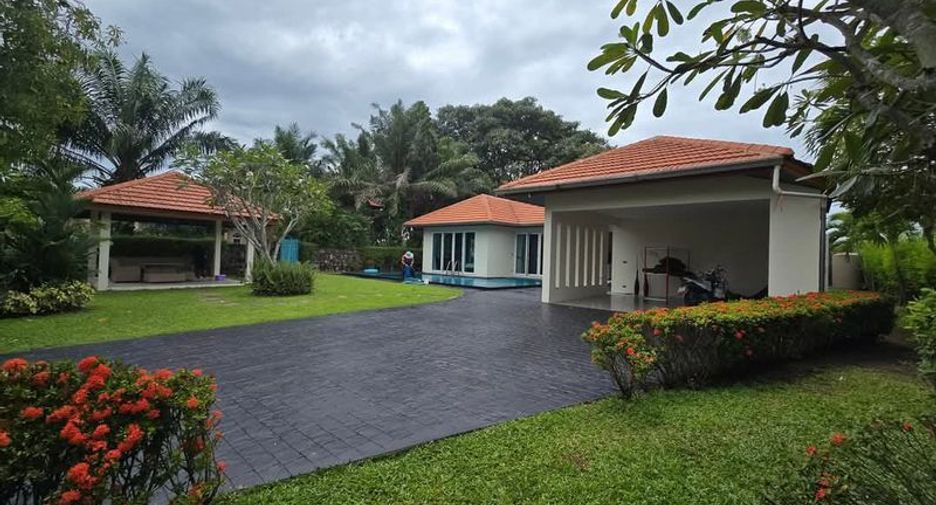 For rent 4 ベッドルーム villa in Bang Lamung, Chonburi