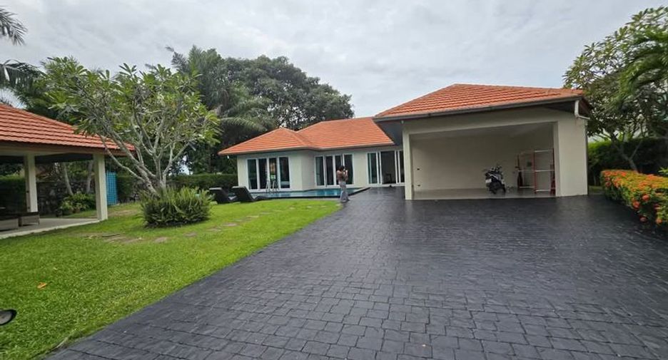 For rent 4 ベッドルーム villa in Bang Lamung, Chonburi