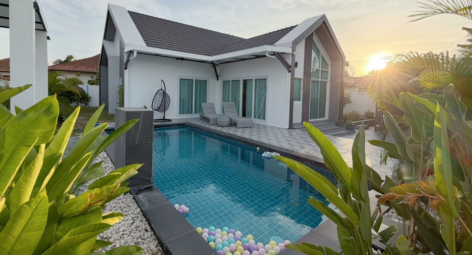 For sale 3 bedrooms villa in Bang Lamung, Chonburi