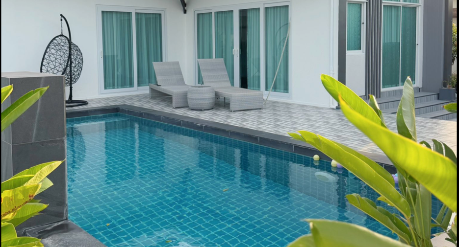 For sale 3 bedrooms villa in Bang Lamung, Chonburi
