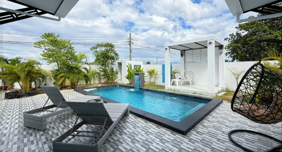 For sale 3 bedrooms villa in Bang Lamung, Chonburi