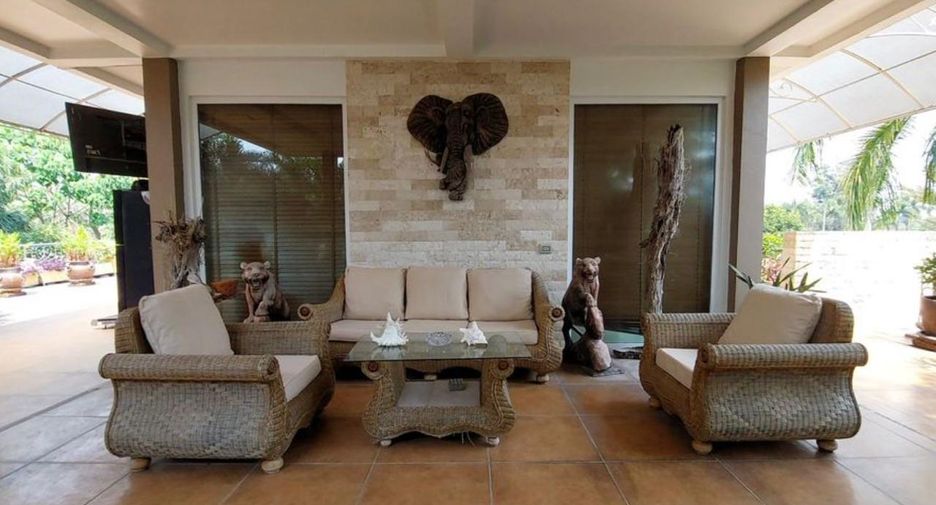 À vendre 4 chambres villa à Sattahip, Chonburi