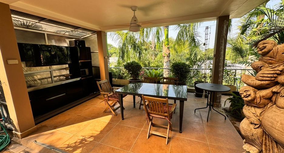 À vendre 4 chambres villa à Sattahip, Chonburi