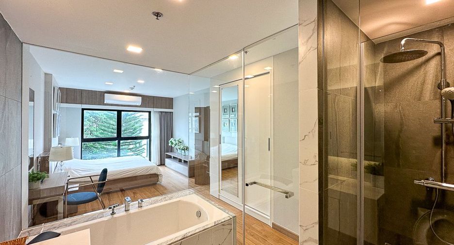 For rent 3 bedrooms condo in Mueang Chiang Mai, Chiang Mai