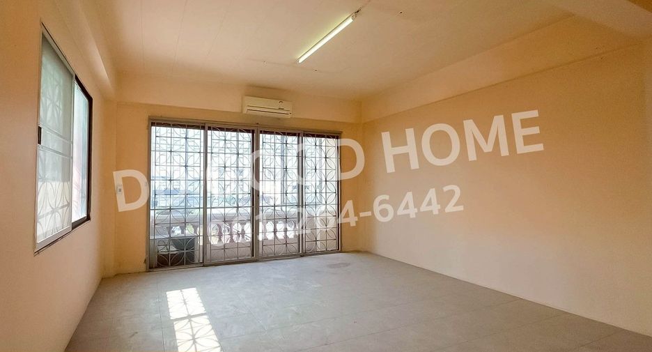 For sale 2 bedrooms retail Space in Bang Bon, Bangkok