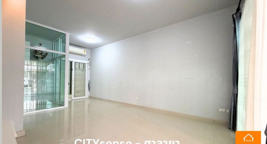 Casa adosada en venta de 2 habitaciones en Phutthamonthon, Nakhon Pathom