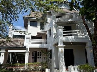 For rent 3 bedrooms house in Khan Na Yao, Bangkok