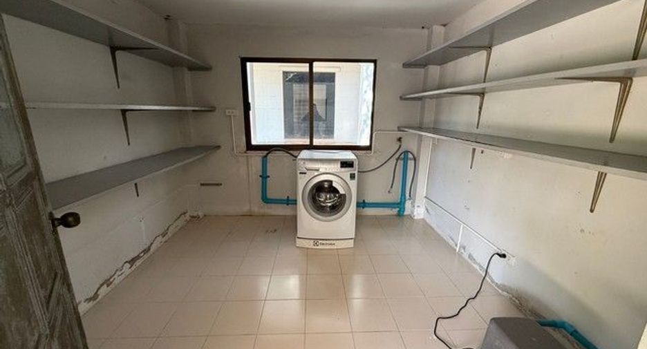 For rent 3 bedrooms house in Khan Na Yao, Bangkok