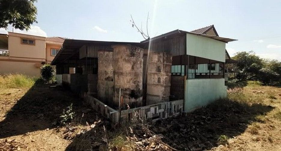 For sale 3 bedrooms house in Mueang Uttaradit, Uttaradit