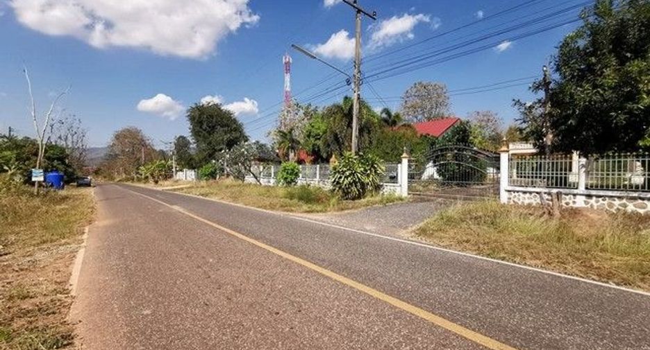 For sale 3 bedrooms house in Mueang Uttaradit, Uttaradit
