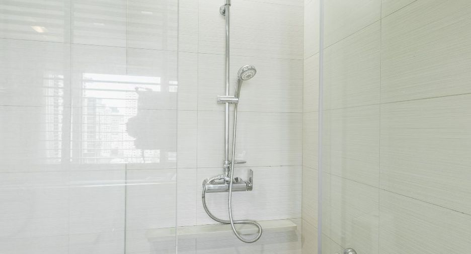 For sale 1 bed condo in Khlong Toei, Bangkok